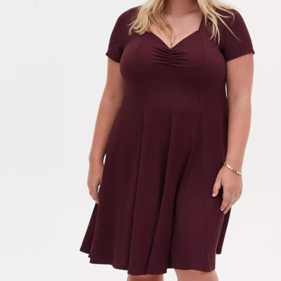 Torrid Mini Slub Rib Fluted Dress Winetasting purple - Picture 1 of 5
